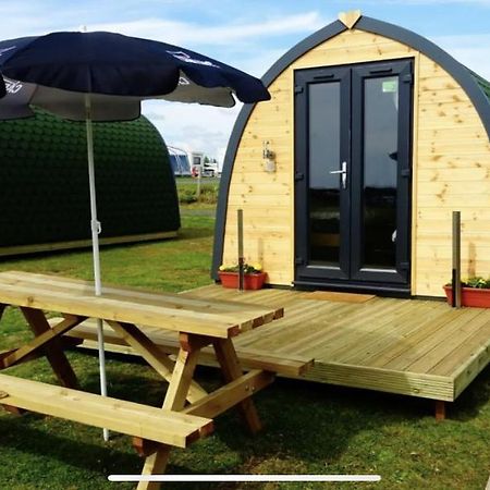 Hotel Gateway Glamping Pods Llanelli Esterno foto