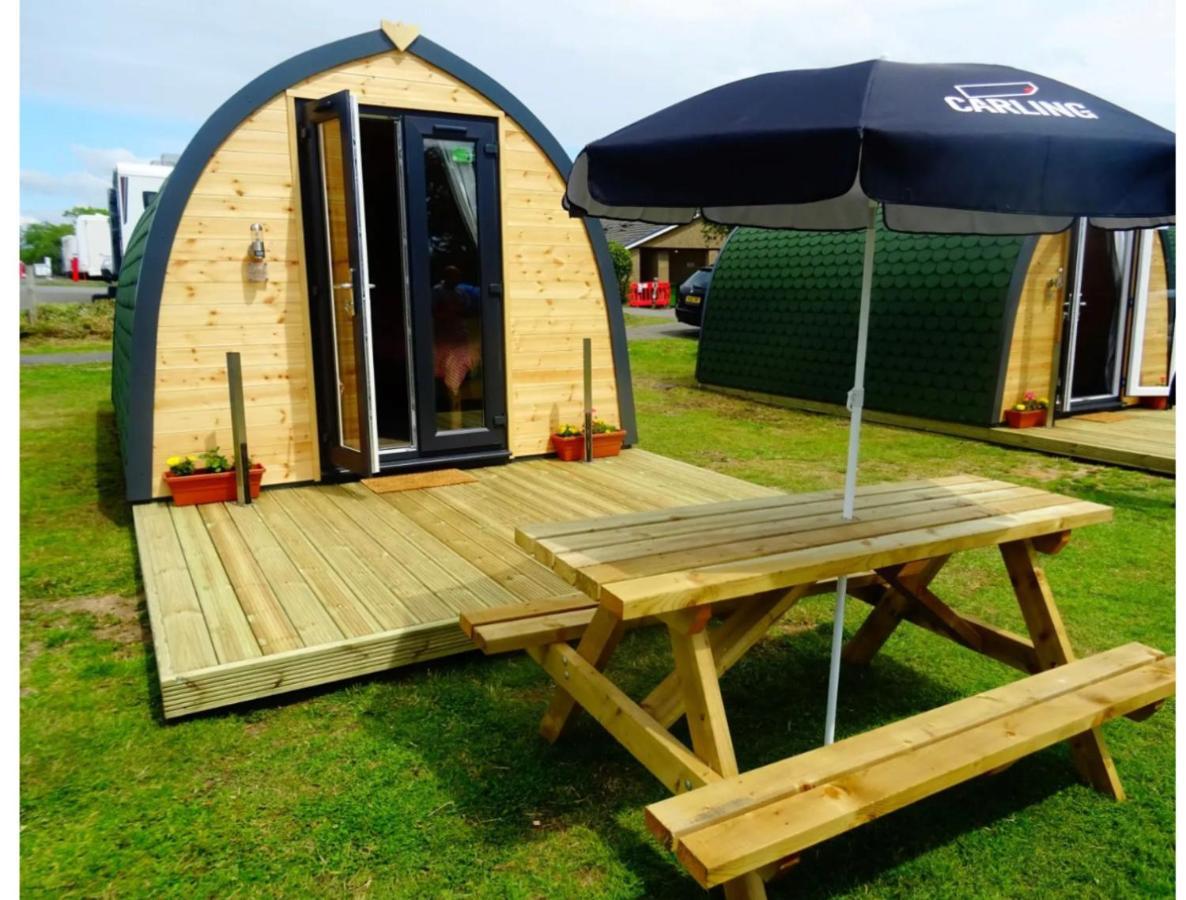 Hotel Gateway Glamping Pods Llanelli Esterno foto